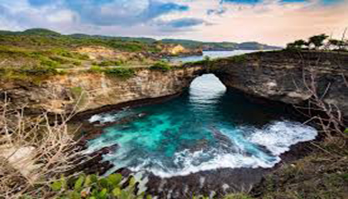 nusa penida tour package broken beach