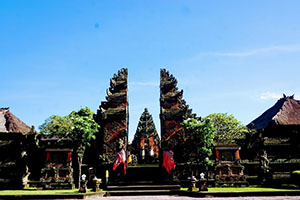 Batuan Temple is Beaitiful and Best Destination in Bali - Bali Tour Package