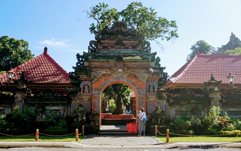 Ubud Palace - Bali Tour Service