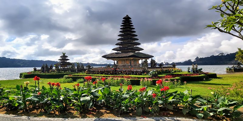Ulun Danu Beratan Temple - Bali Tour Package