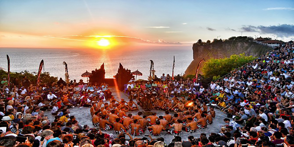 Kecak Dance Performance at Uluwatu Temple- Bali Tour Service