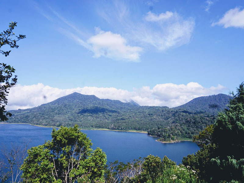 Twin lake Tamblingan lake and Buyan lake - Bali Tour Service
